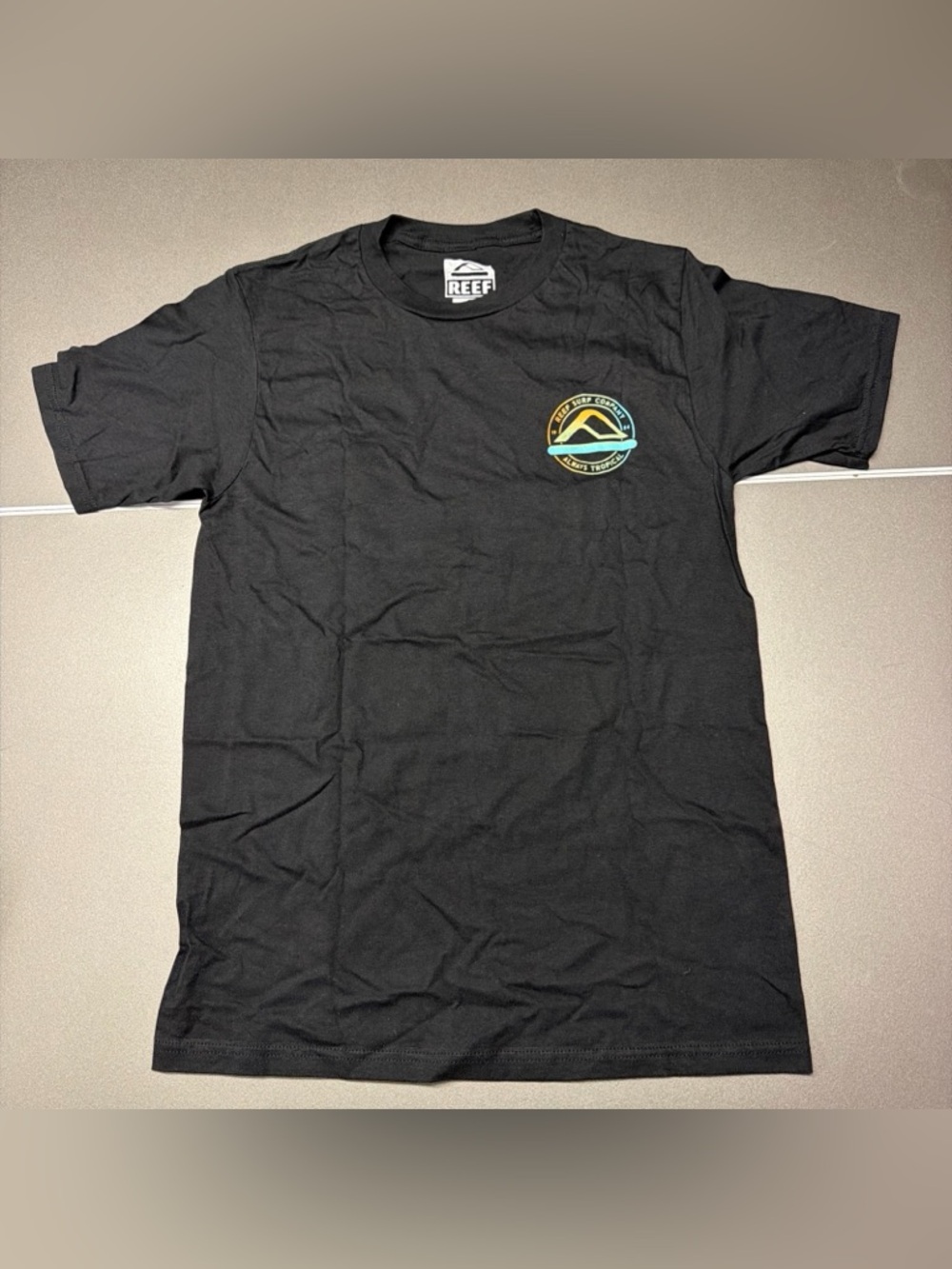 Reef Dome Logo Short Sleeve Crew Neck Shirt Mens Small ‎ Fishing Surf Beach